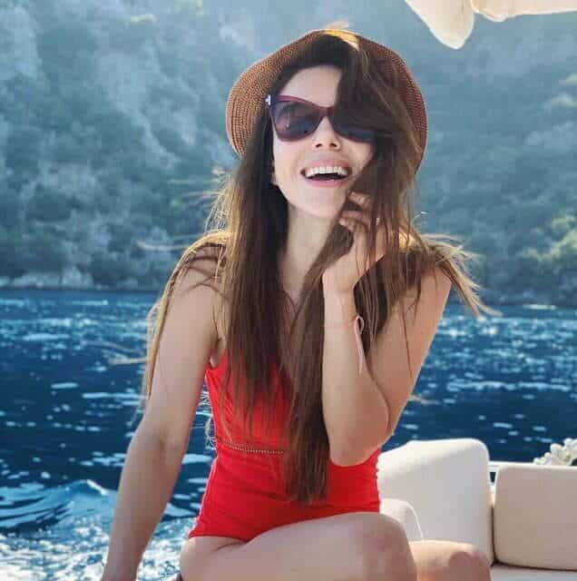 Özge Gürel Kimdir, Kaç Yaşında, Boyu, Biyografisi, Fotoğrafları Ozge-Gurel-Kimdir3