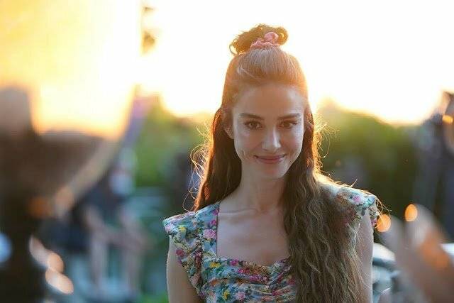 Özge Gürel Kimdir, Kaç Yaşında, Boyu, Biyografisi, Fotoğrafları Ozge-Gurel-Kimdir4