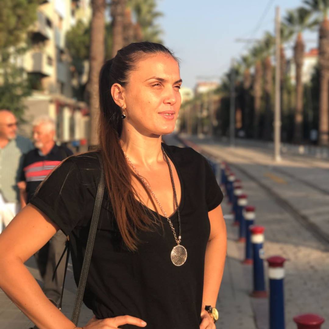 Şaziye İvegin Üner Kimdir, Kaç Yaşında, Boyu, Biyografisi, Fotoğrafları Şaziye İvegin Üner Kimdir, Kaç Yaşında, Boyu, Biyografisi, Fotoğrafları